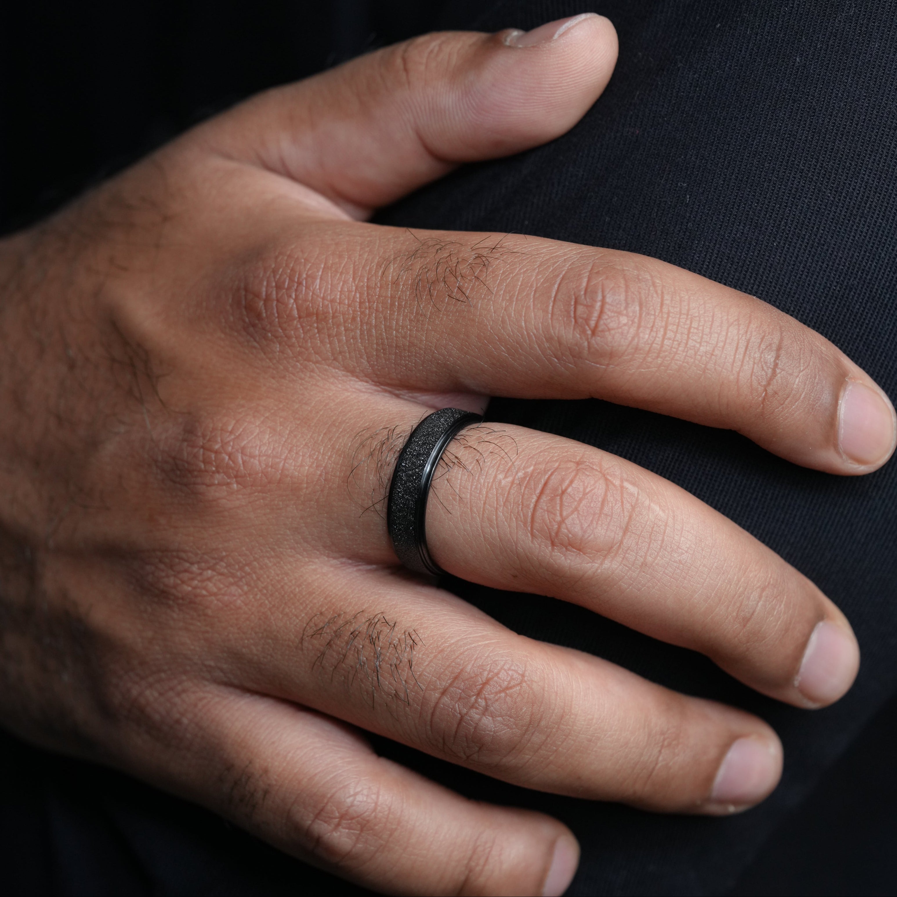 FROSTED RING (BLACK)