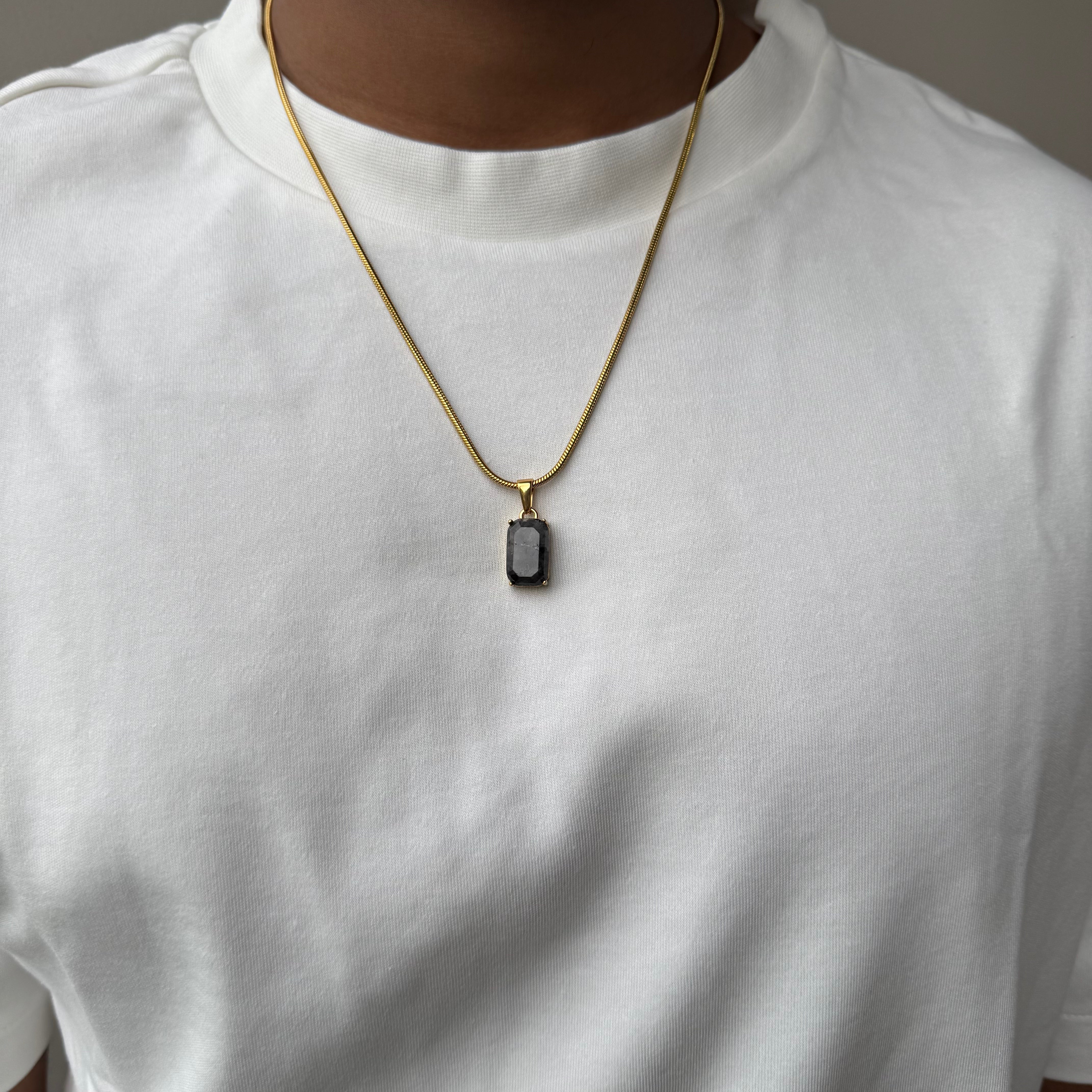 Onyx Stone Pendant With Chain (Gold)