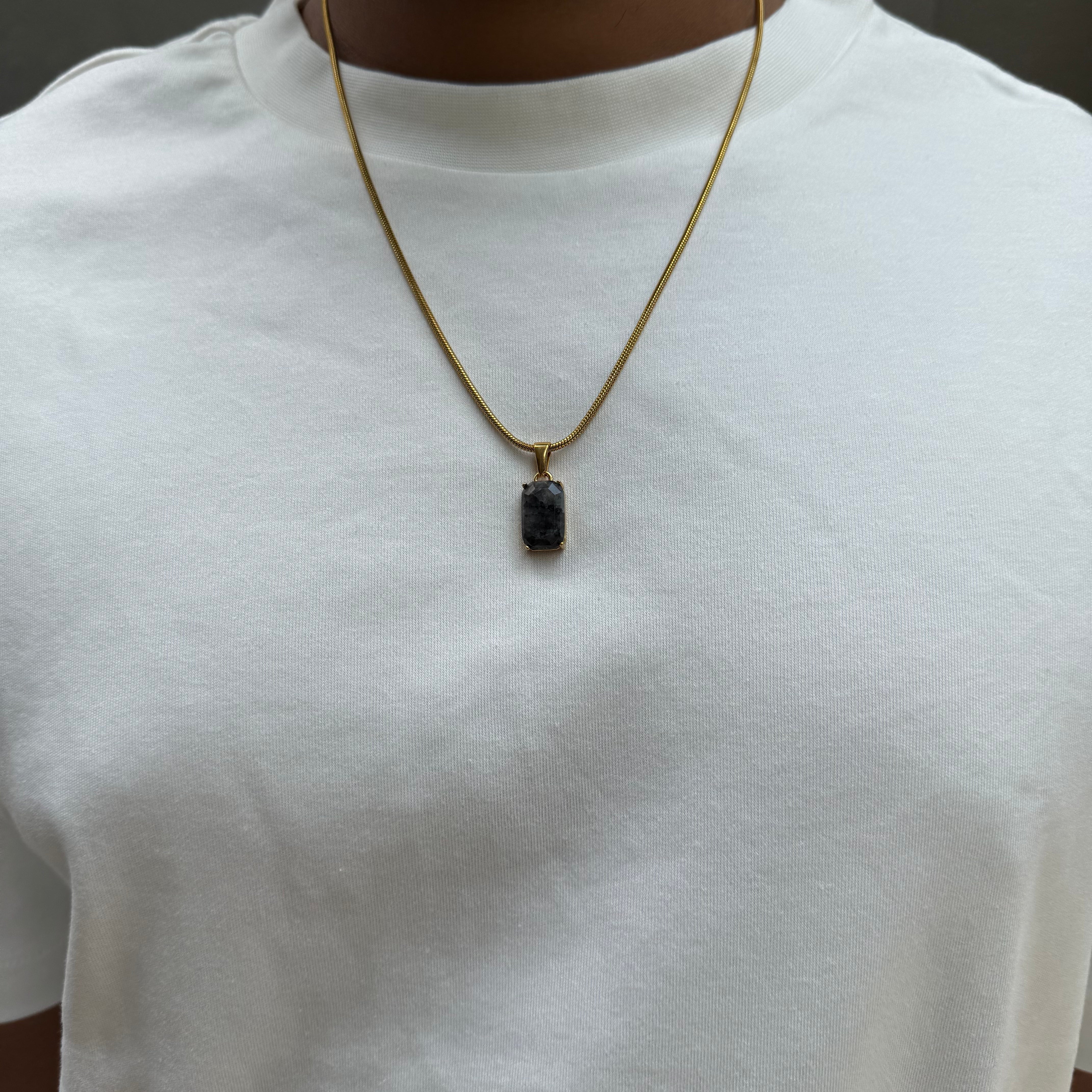 Onyx Stone Pendant With Chain (Gold)