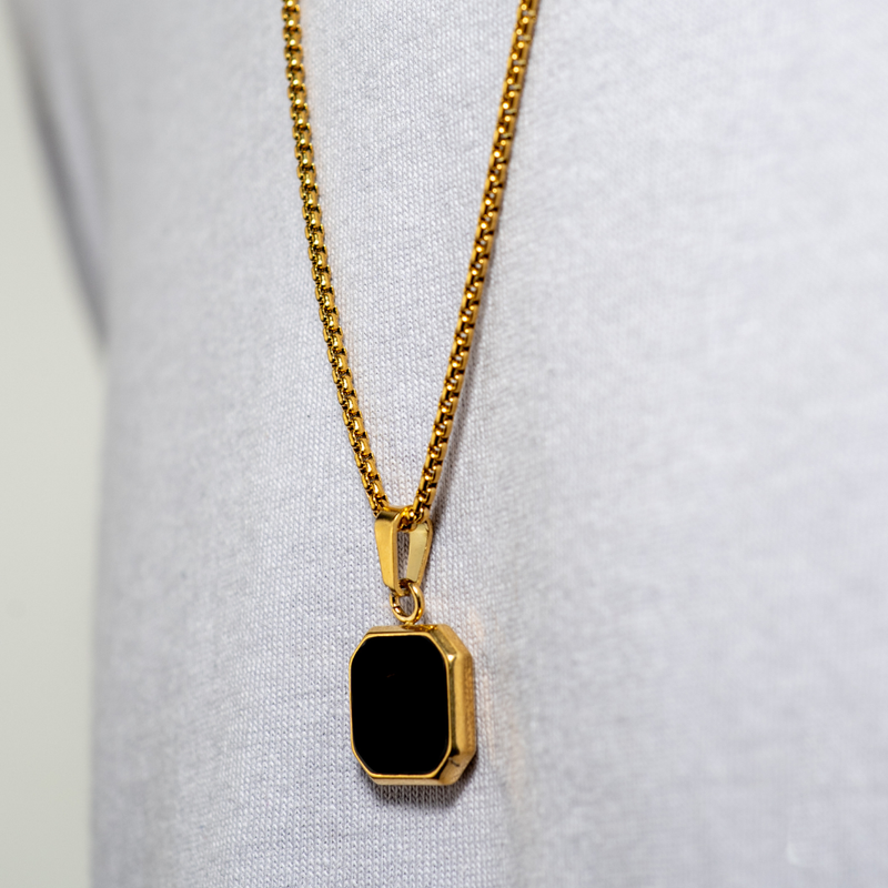 SQUARE PENDANT WITH CHAIN (GOLD)