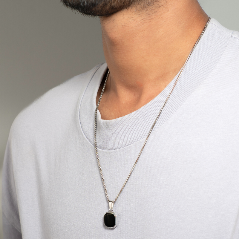 SQUARE PENDANT WITH CHAIN (SILVER)
