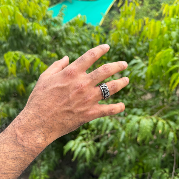 OXIDIZED SKULL RING