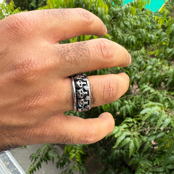 OXIDIZED SKULL RING