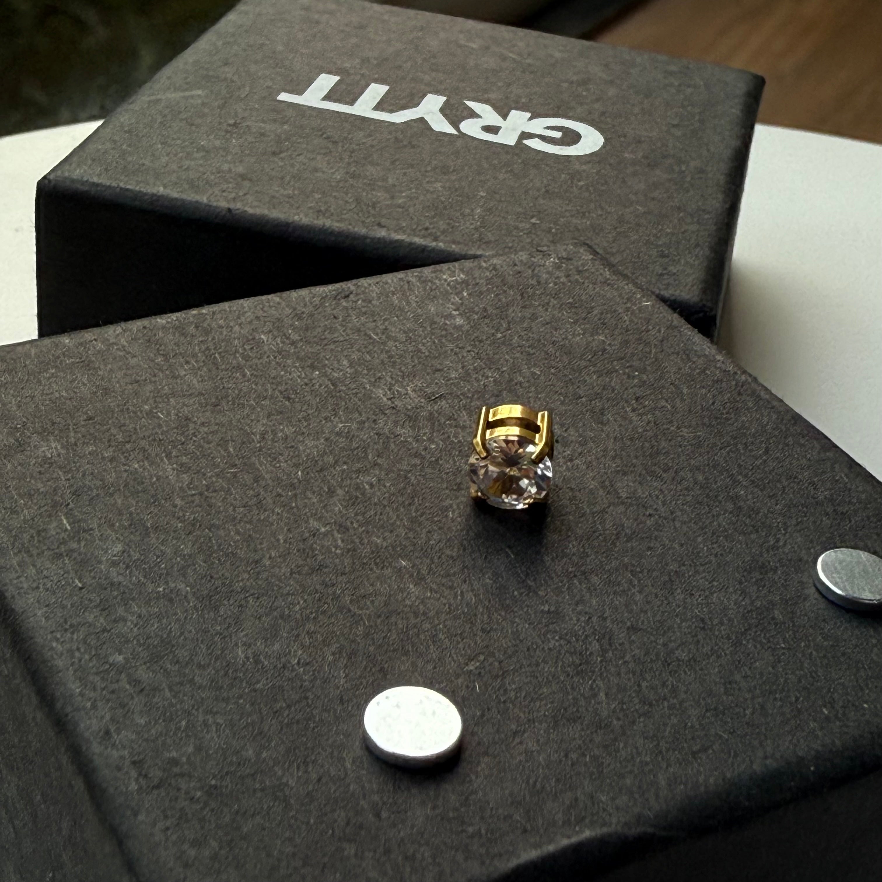 Ear Stud (Magnetic Non-Pierced)