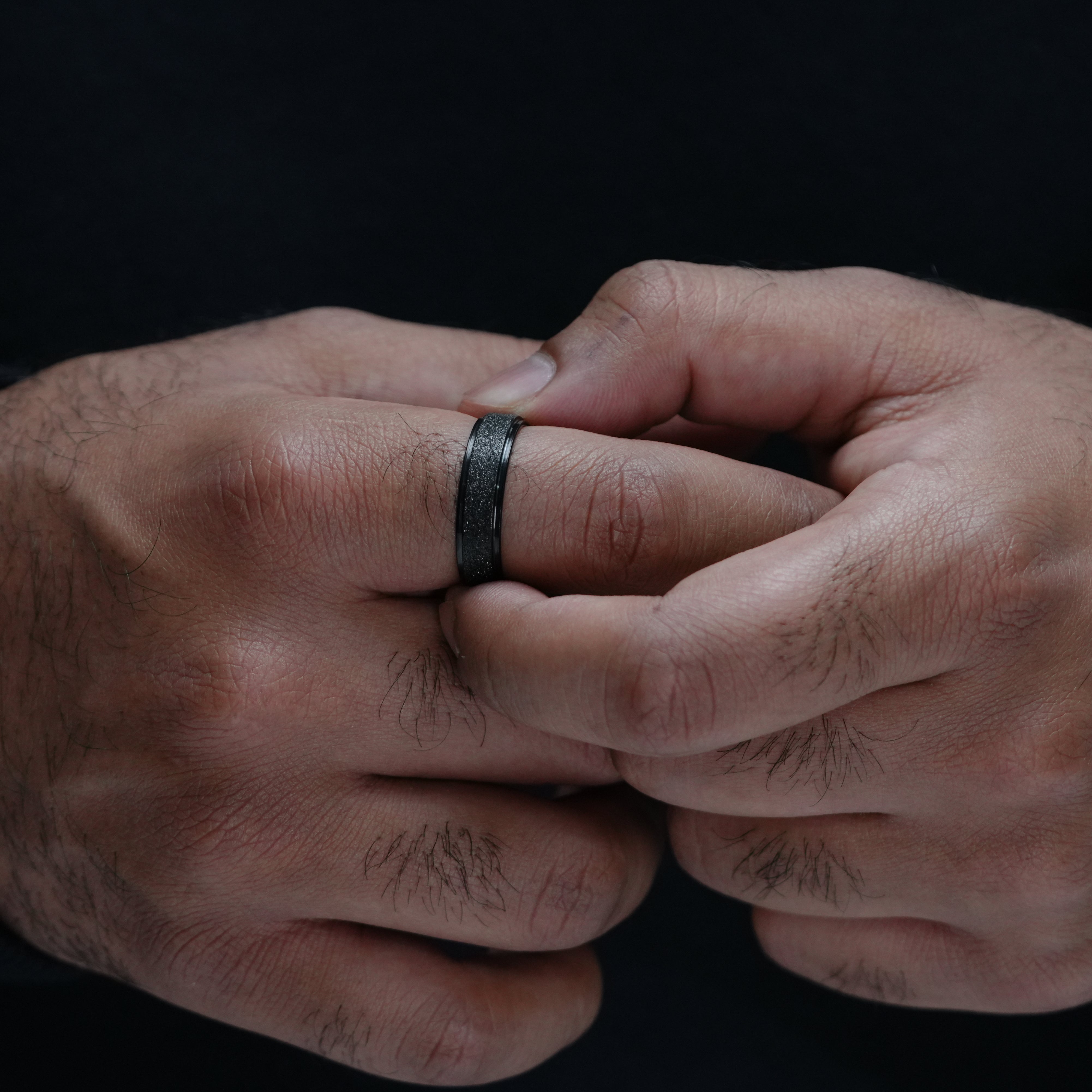FROSTED RING (BLACK)