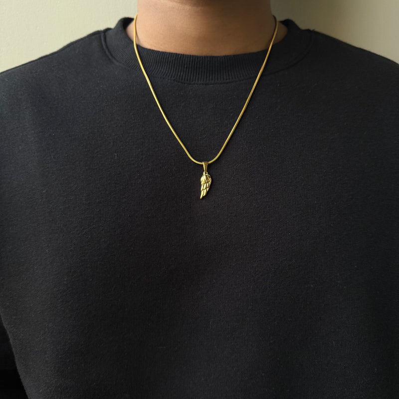 ANGEL WING PENDANT WITH CHAIN (GOLD)