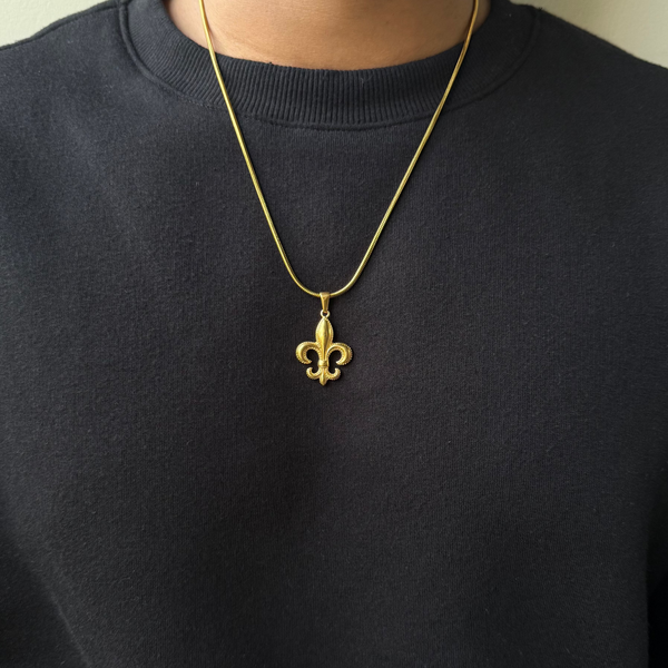FLEUR DE LIS PENDANT WITH CHAIN (GOLD)