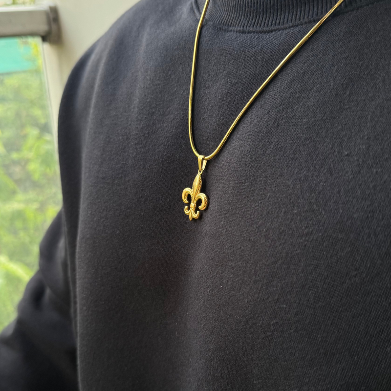 FLEUR DE LIS PENDANT WITH CHAIN (GOLD)